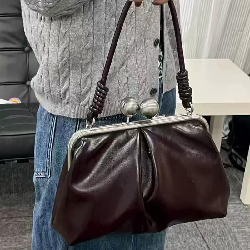 Luxury Design Clip Bag Fashion Largecapacity Frame Handbag Spacious Carryall Women Versatile Shoulder Vintage Shell Clutch Purse