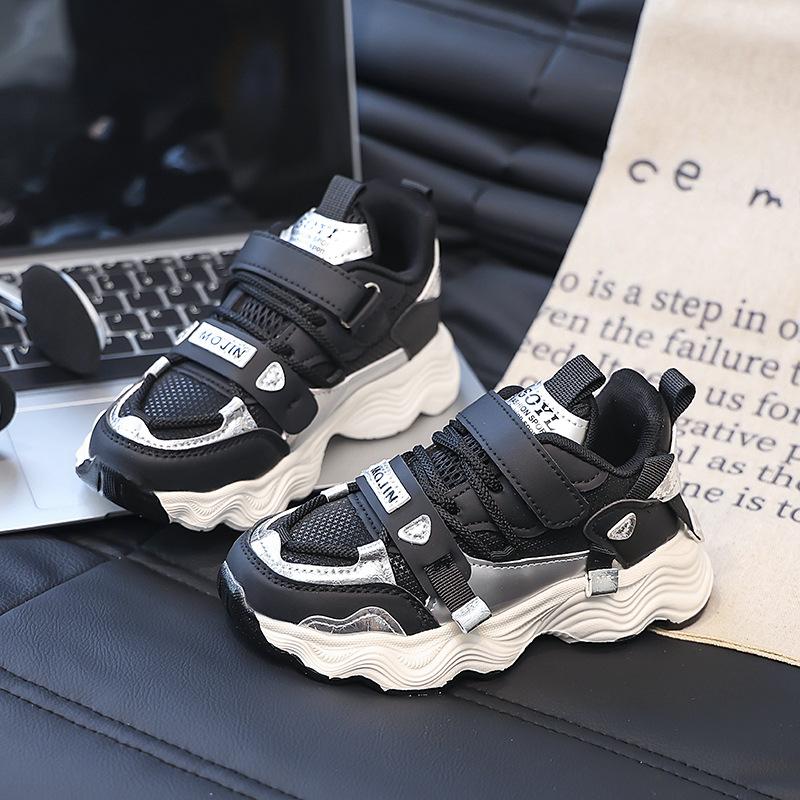 

Обувь для мальчиков 2025 осень новая детская нескользящая с мягкой подошвой кроссовки «папины» для детей постарше и девочек спортивная обувь модный бренд 30 чёрный