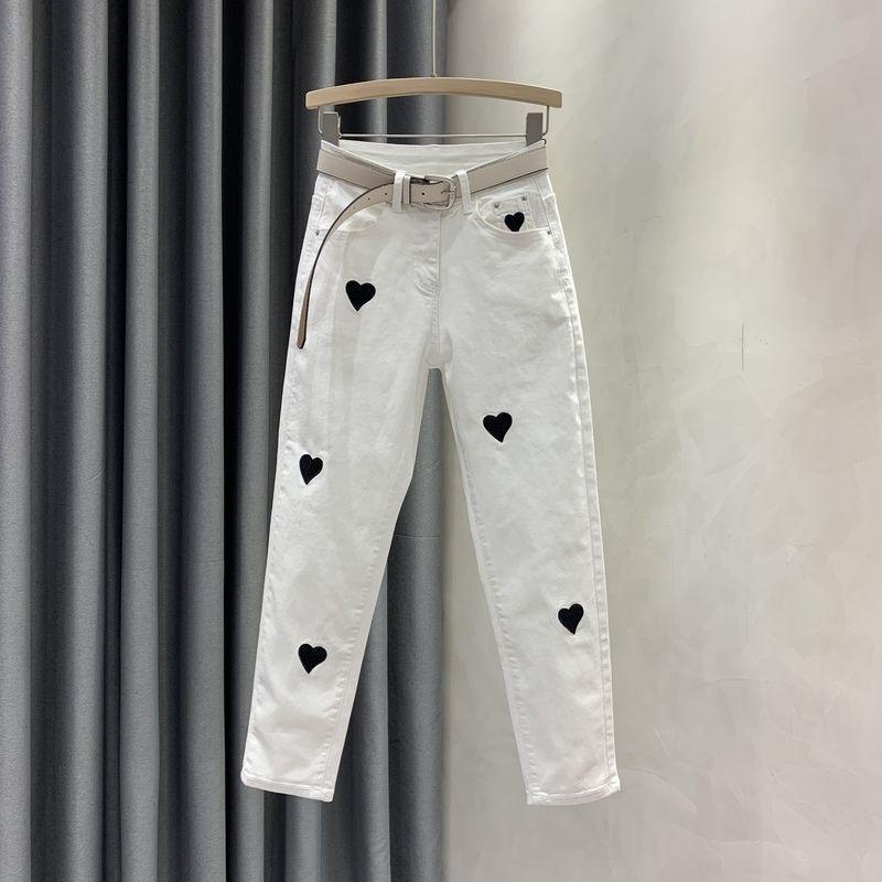 Women s Embroidered Heart-shaped Jeans High Waisted Elastic Jeans Cropped Jeans White Jeans M