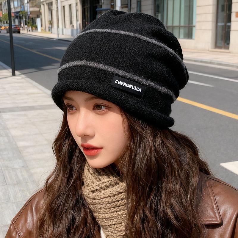 

Японский алфавит Вязаная шапка-бини Ленивый стиль Большой обхват головы Подчеркивает маленькое лицо Защита ушей Холодная шапка для мужчин M（56-58cm）