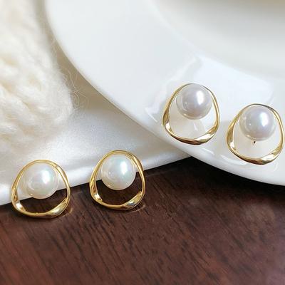 Geometric Pearl Stud Earrings Women's French Simple Three-dimensional Circle Earrings Niche Design Sense