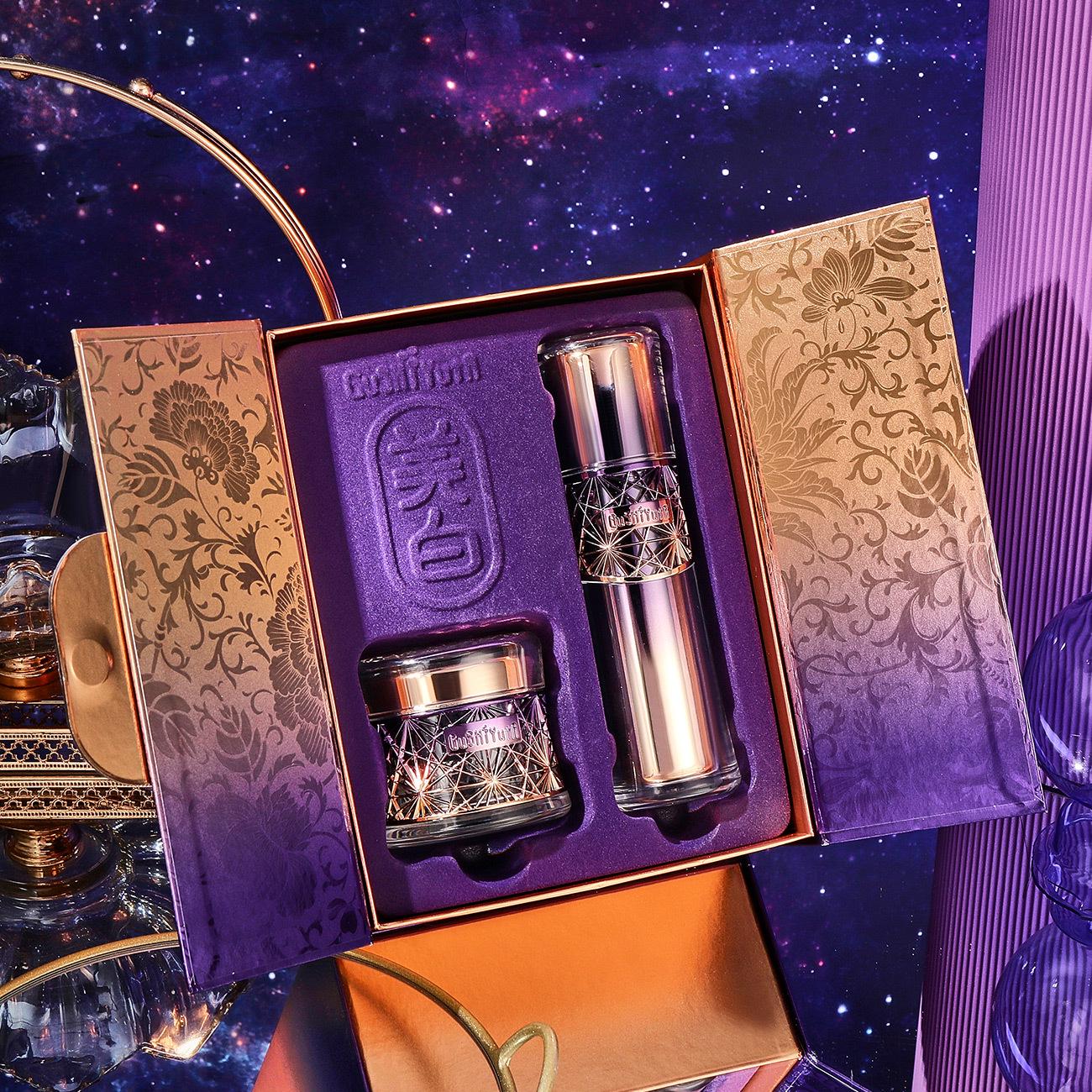 

Story & Her Whitening and Freckle Solution: Lightweight, Non-Greasy Cream for Hydrated, Clearer Skin.