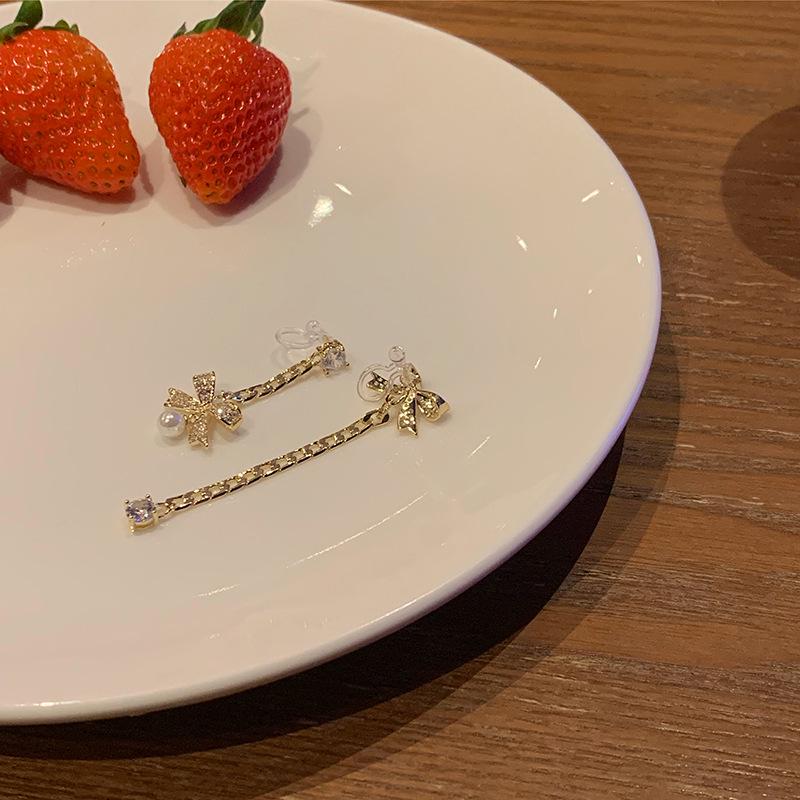 

Серьги-пусеты с кисточками в виде бабочек из циркона в корейском стиле 2024 года – Элегантная женская бижутерия для выхода в свет