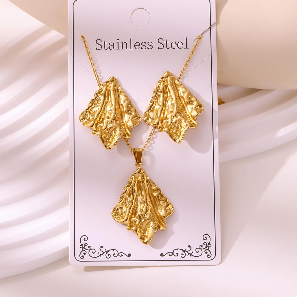 Personalized European and American Fashion Stainless Steel Stud Earrings Necklace Titanium Steel Non-fading Jewelry Set