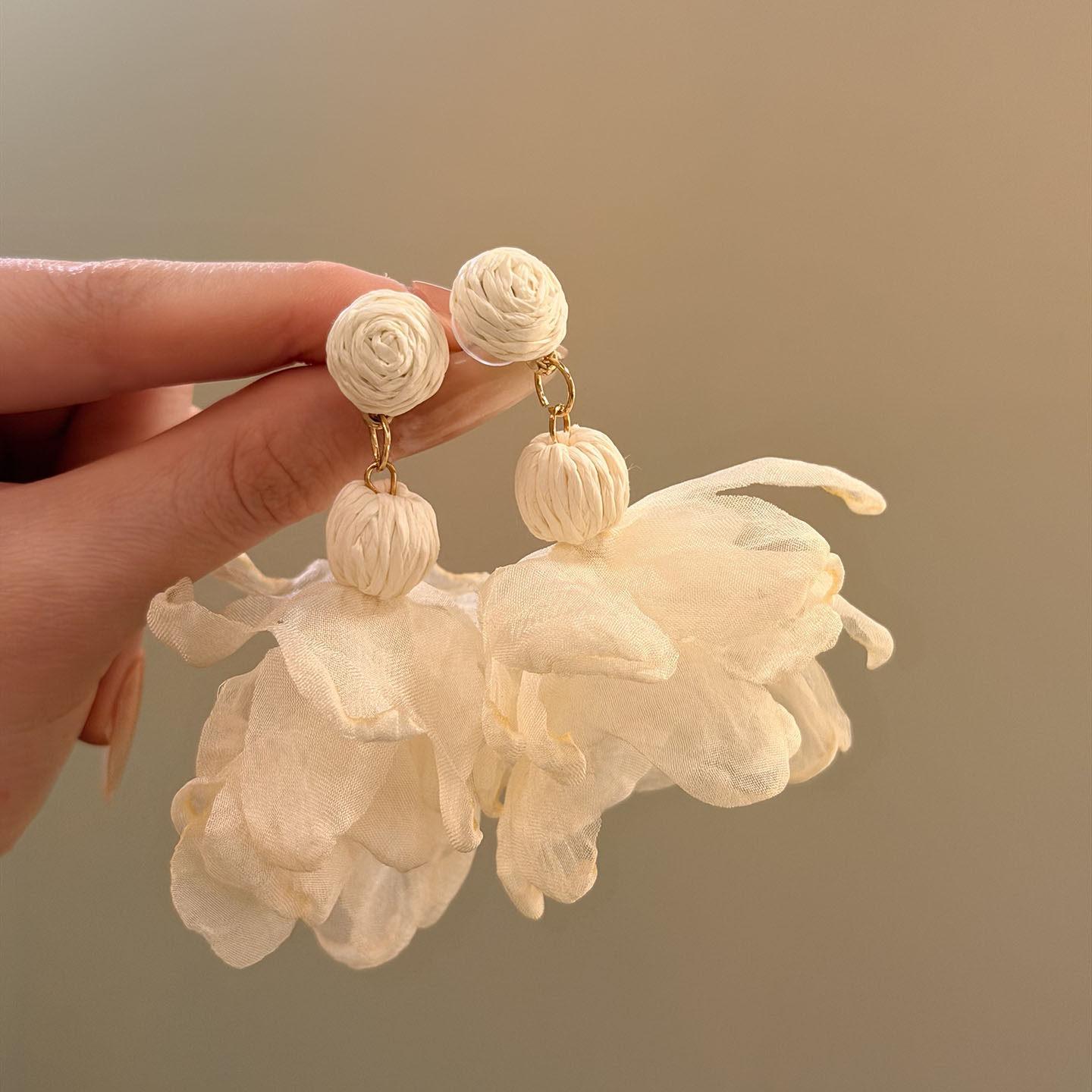 

Steel needle raffia pearl flower pendant earrings holiday wind sweet small fresh earrings light luxury high-end earrings