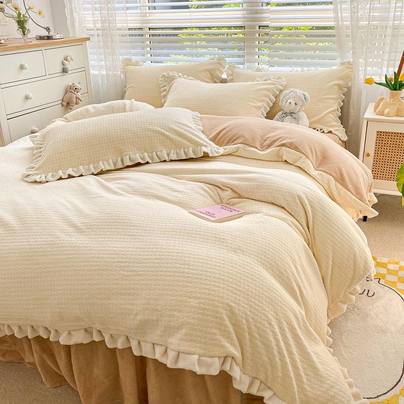 Winter Milk Flour Four Piece Set Solid Coral Flour Duvet Cover Thickened Double Face Flannel Antistatic Carved Flour