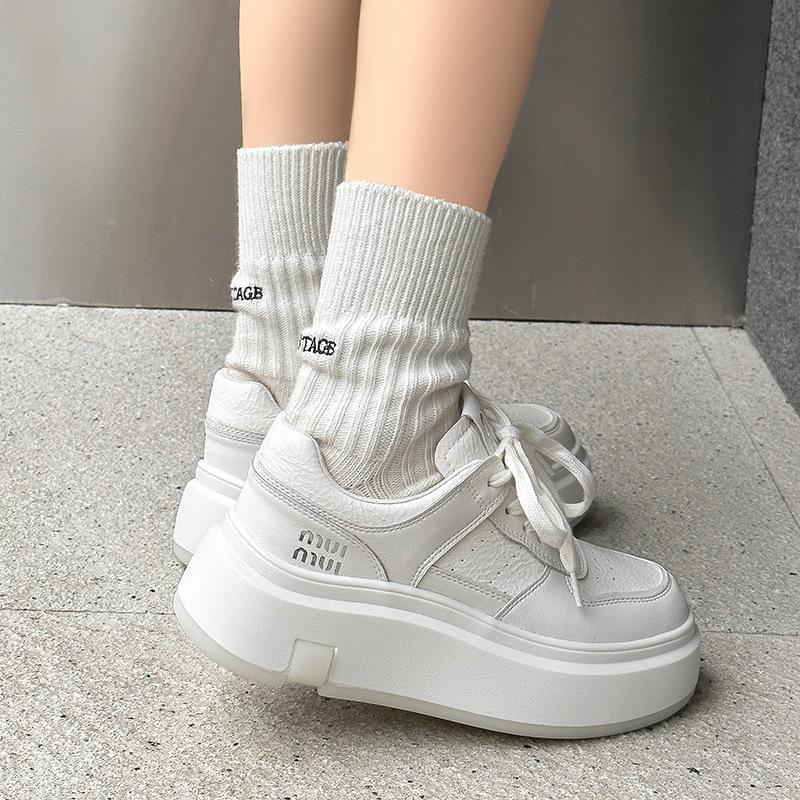 Thick-soled autumn and winter new ins trendy suction film sole leather velvet casual board shoes