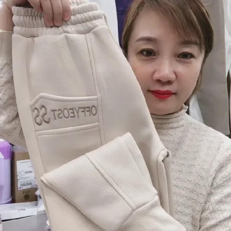 

Женские спортивные брюки с манжетами из бархата на осень/зиму — облегающие, свободные, универсальные, в стиле шаровары 3XL