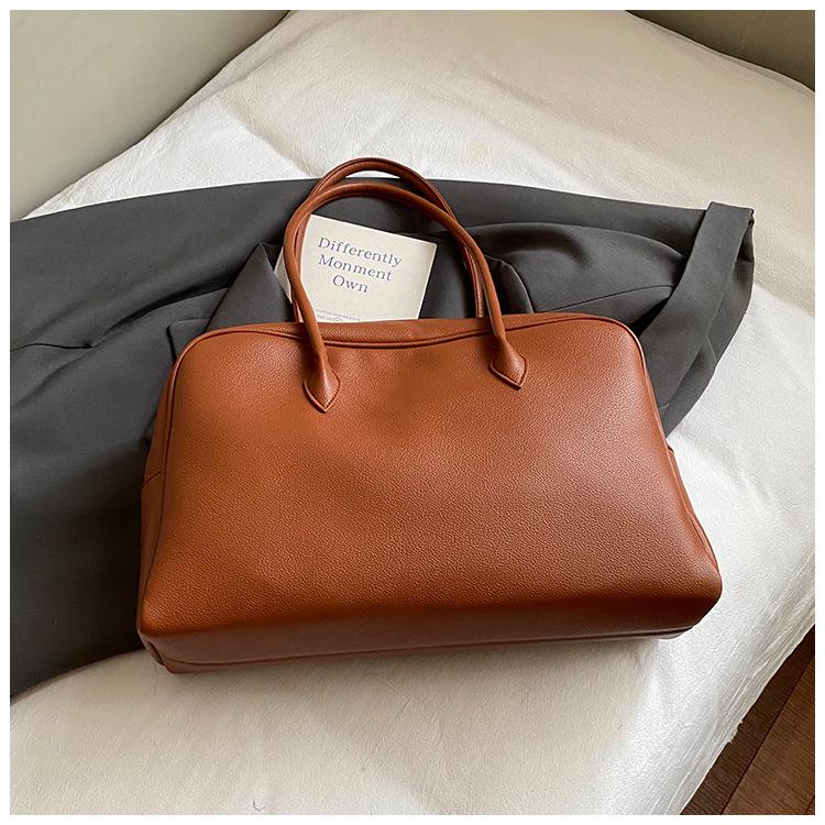 Retro and Fashionable Commuter Underarm Women's Bag, Elegant and Individual, Large-capacity Hand-held Tote Bag