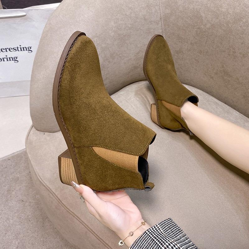 Large Size Pointed Head Thick with Martin Boots Female 2025 New A Foot Stirrup Suede Low Heel Short Boots