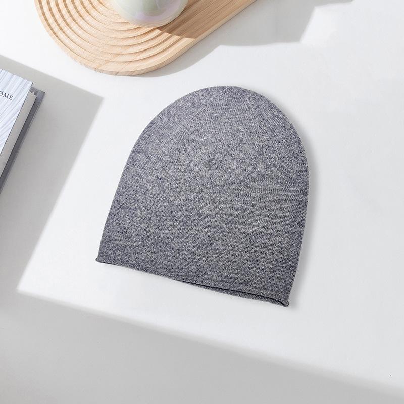 Autumn and winter beautiful slave fine wool knitted hat seamless integration solid color men's and women's fashion hat M * X cold hat stacking hat