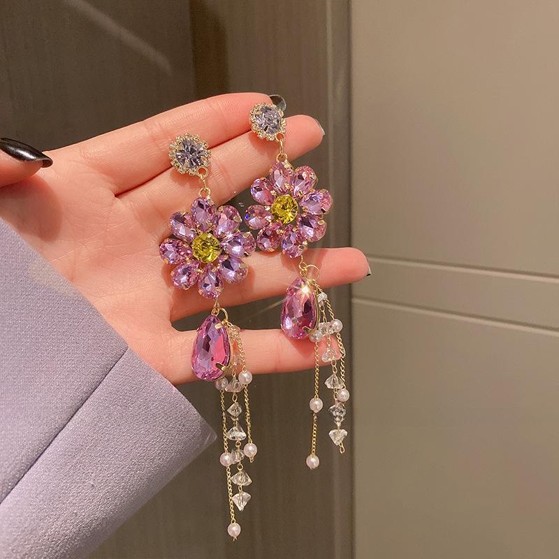 Europäischer & Amerikanischer Übertriebener Design Lange Quaste Blume Ohrringe in Lila/Silber für Frauen