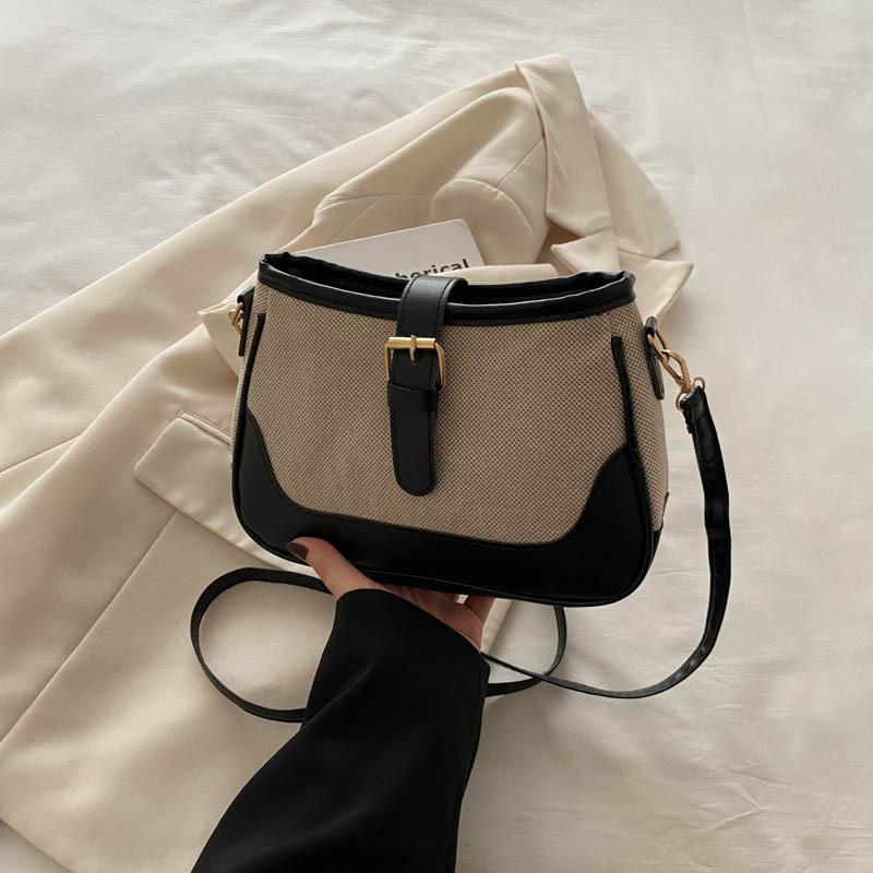 

Personalized new women s bags, fashionable niche design, underarm bags, shoulder bags, small square bags, messenger bags. чёрный