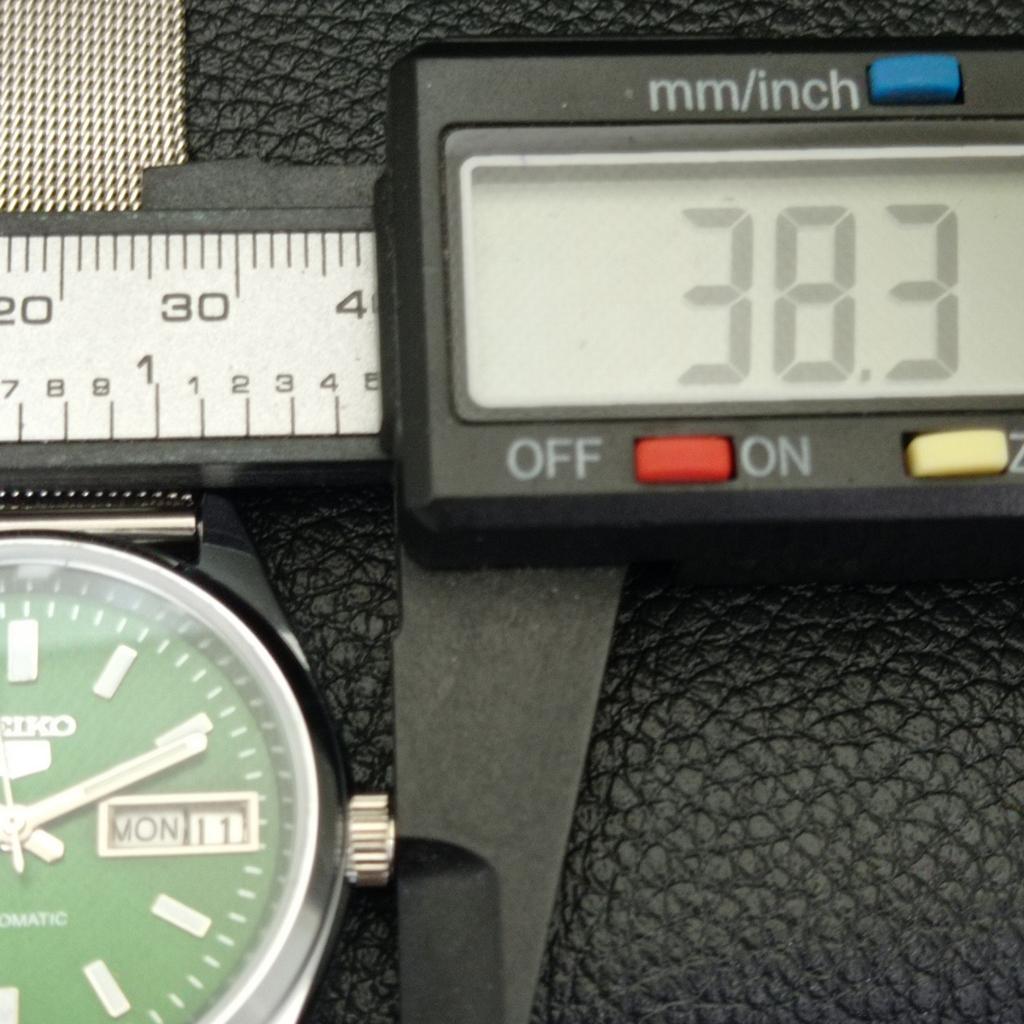 JAPAN VINTAGE REFURBISHED SEIKO 5 AUTOMATIC MENS GREEN DIAL WATCH A440628-4 Sk-a440628