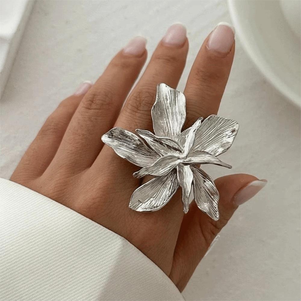 Verstellbarer Metall-Blumenring Zink Zinklegierung Unregelmäßiger Geometrischer Blütenblattring Gold Großer Floraler Ring Party