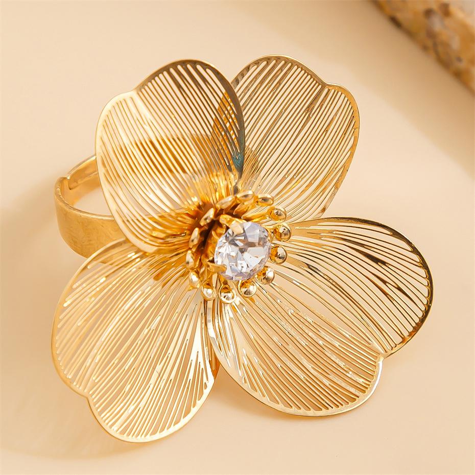 Elegante Anello Fiore Foglia di Ginkgo per Donna, Anello Vintage Dorato Accessorio Gioiello Cuneo Regalo