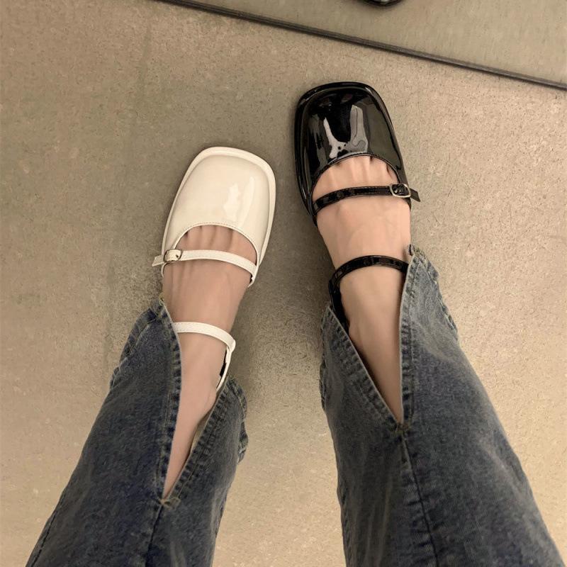Women's 2025 Summer Square-Toe Mary Jane Sandals: Closed-Toe, Mid-Heel, Non-Slip, Versatile, Trendy.