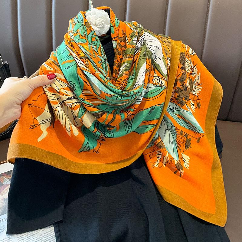 90×90Cm Women Retro Printed Simulated Silk Square Scarf Multifunctional Scarf Versatile Fashion Scarf