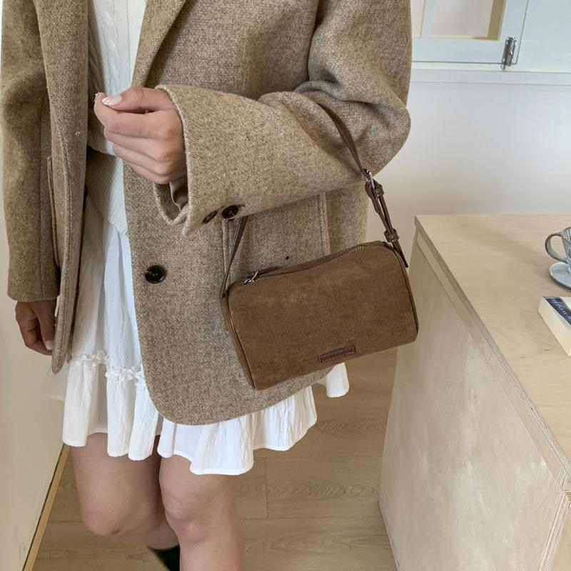 Autumn and winter high-end niche armpit bag new large-capacity pillow bag fashion matte messenger bag