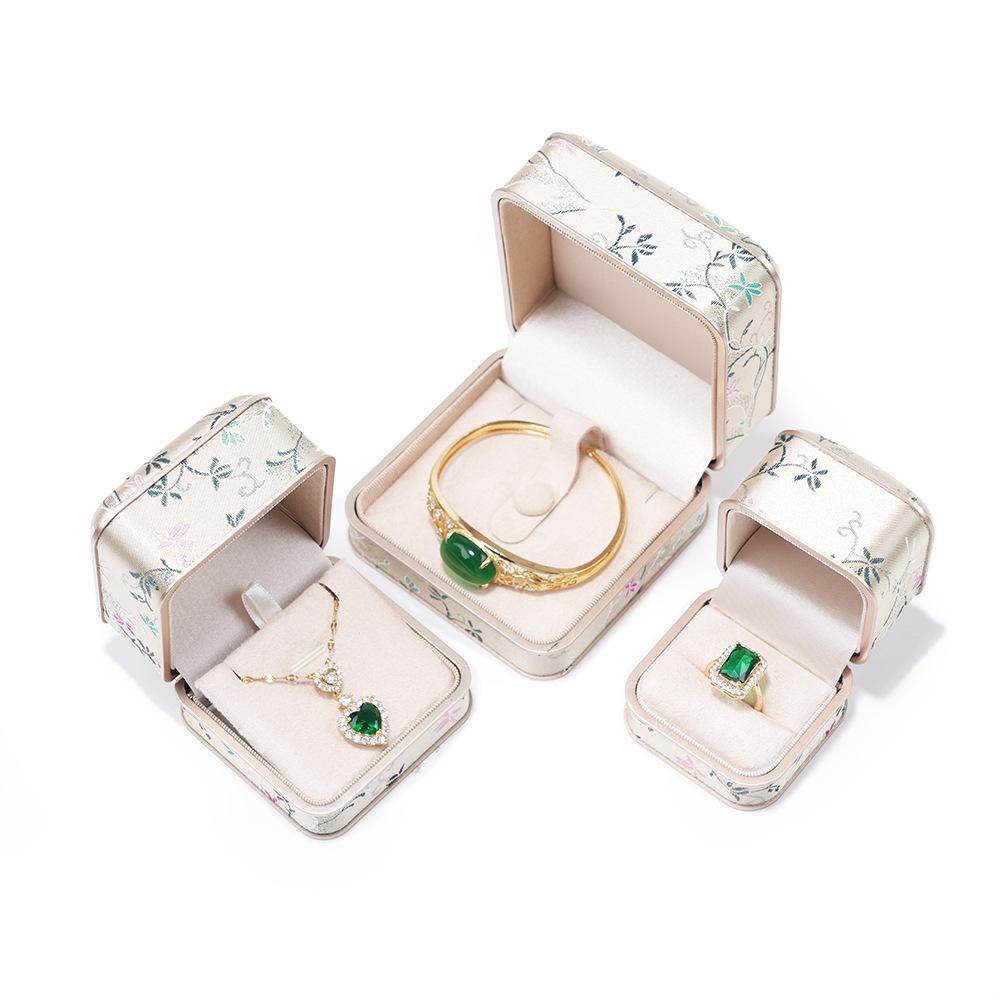 Rounded Edge Embroidered Jewelry Box, Gold-Colored Silk Fabric Ring Box, Pendant/Bracelet Storage Box, Jewelry Packaging Box
