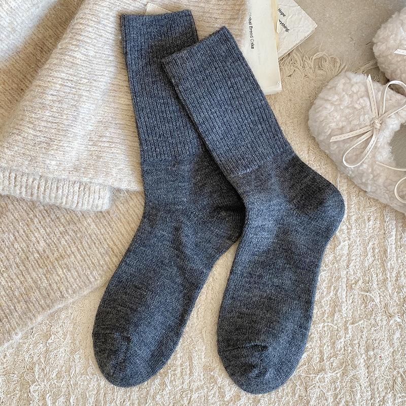 Season Socks Stacking Socks Trendy Outer Wear Fleece Thickened Warm Wool Socks Solid Color Retro Medium Tube Socks