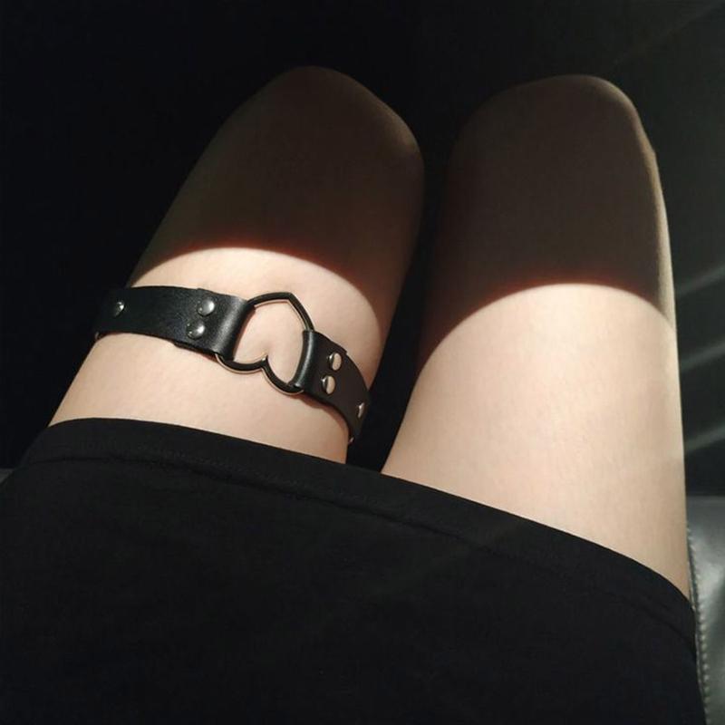 Gothic Leg Garter Belt with Alloy Decor PU Leather Thigh Chain Elastic Sexy Body Chain Jewelry Nightclub Party for Girl