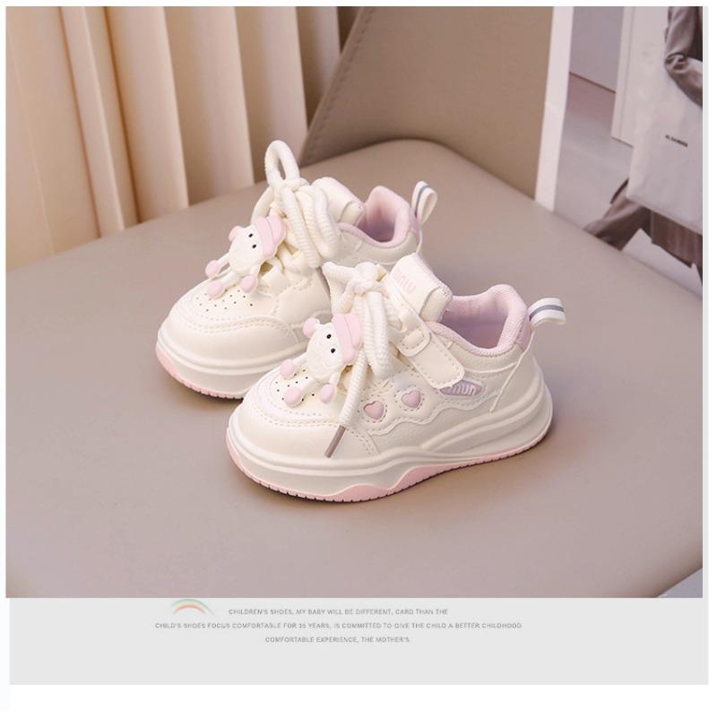 Children's Little White Shoes Spring and Autumn New Girls Cartoon Pendant Low-top Board Shoes Korean Version of Boys Breathable Sports Shoes