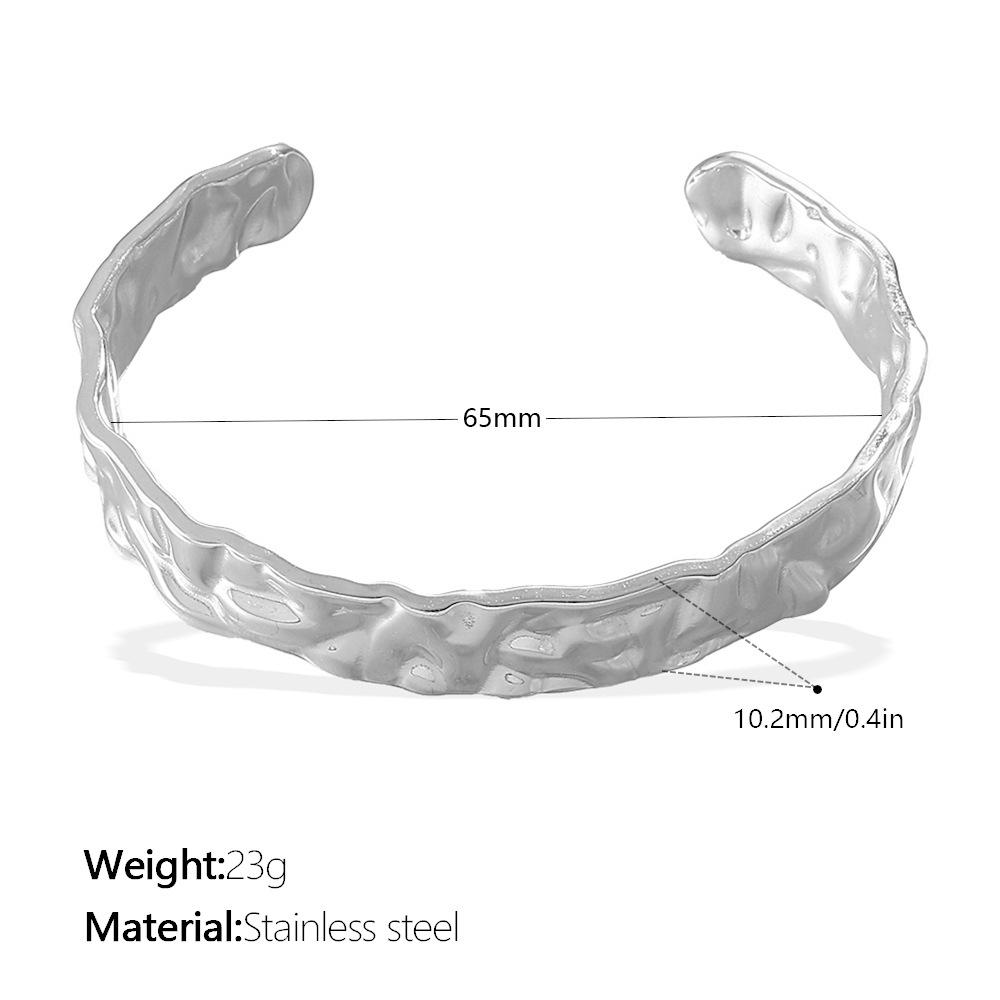 European & American Trendy 18K Gold-Plated Hammered Stainless Steel Bangle for Women