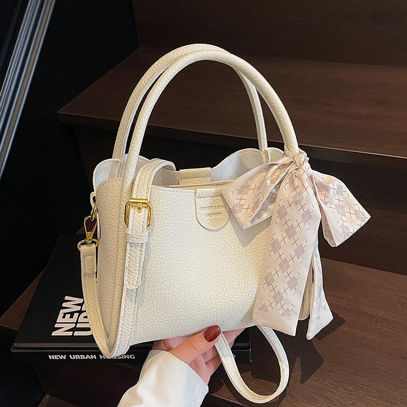 This year's popular bag 2025 new trendy Japanese and Korean small bag women's bag simple bucket bag shoulder bag crossbody portable