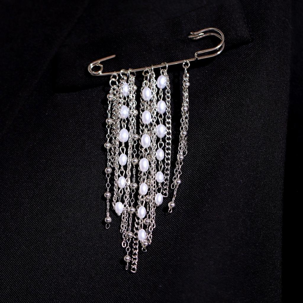 Minimalist Cross Jewelry Paperclip Chain Brooch—Unisex Punk Hip Hop Heart Pin with Tassel for Suits