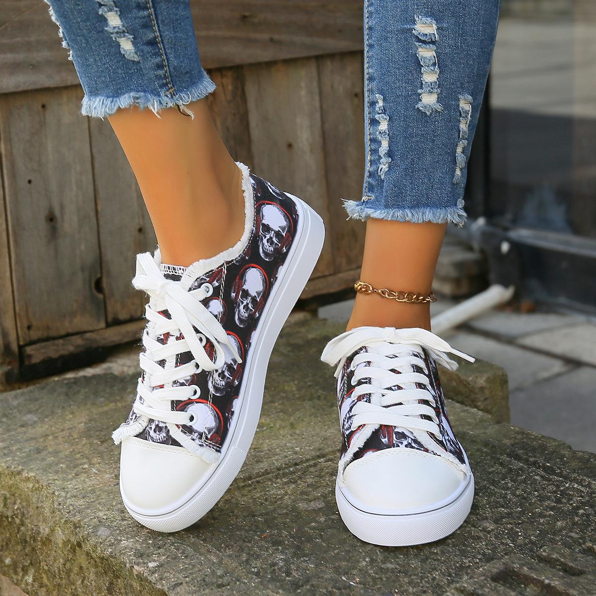 

Нишевый дизайн, универсальные повседневные балетки, женские, большого размера, холщовые туфли с черепом на Хэллоуин, спортивная обувь для скейтборда 43