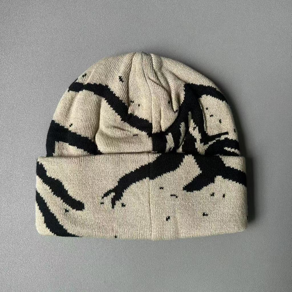 Cotton Knitted Cap With Handcrafted Botanical Embroidery For Winter Comfort бежевый