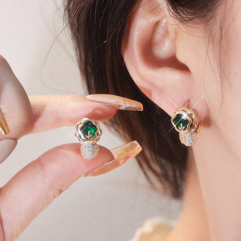 Zircon Cabbage Earrings Women'S Niche Design Sense Personalized Stud Earrings High-Grade Versatile Green Flower Earrings