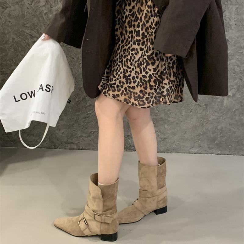 2025 Korean version of the new niche design retro French short boots small square head western boots suede medium boots women's boots