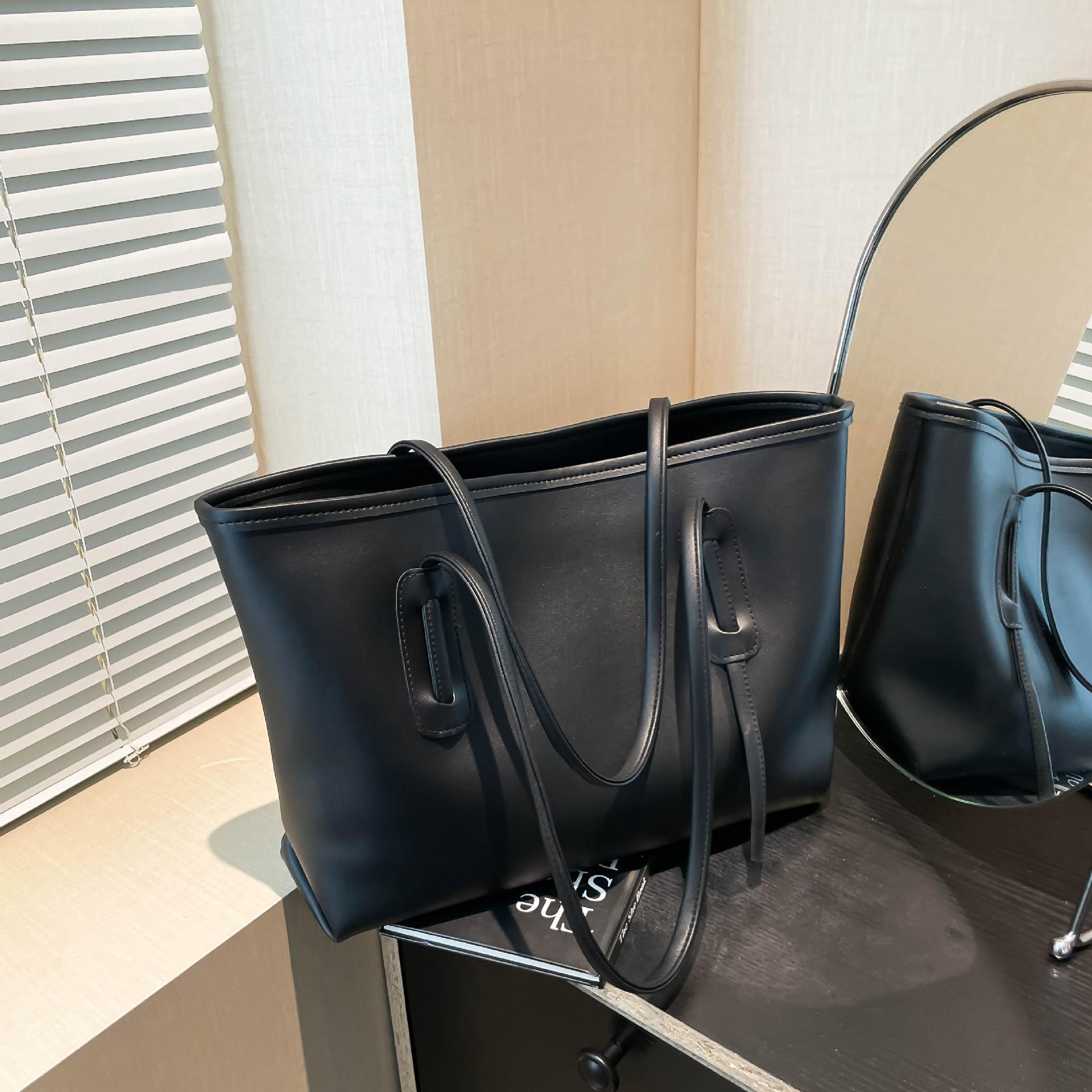 

Large capacity bag women 2025 new fashion simple retro commuter premium casual versatile shoulder tote bag