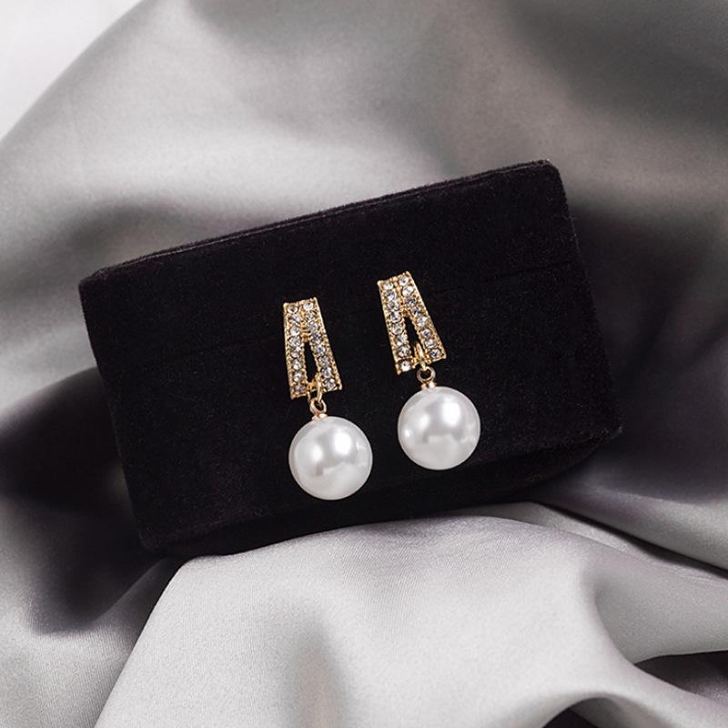 French Style Pearl Ear Clip Classic Women's Geometric Earrings