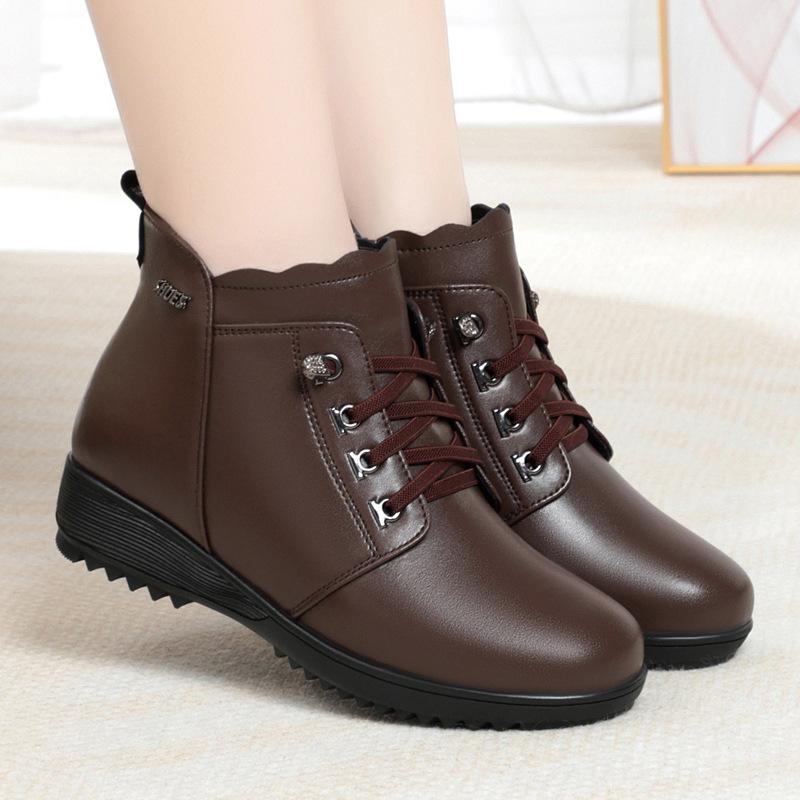 Winter Mutter Baumwollschuhe ältere flache kurze Stiefel mittelalte Baumwolllederschuhe große Größe Samt rutschfest Wolle Damen Baumwollstiefel