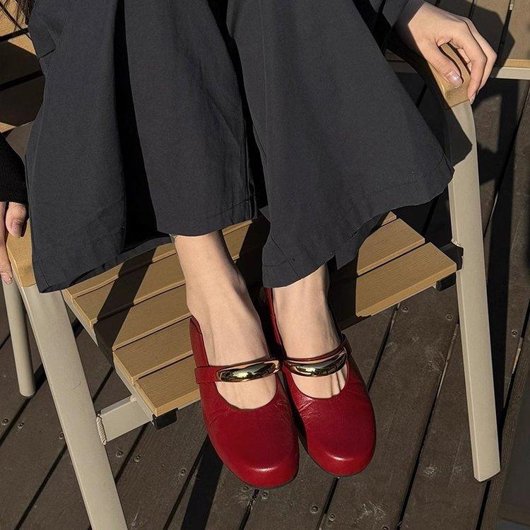 

[Youshilai] Niche literary and artistic style flat-bottomed Mary Jane shoes women s 2025 European station round head retro temperament single shoes 40