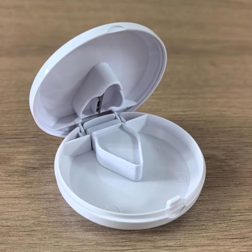 Compact Round Pill Cutter, Splitter, Crusher, and Dispenser Box