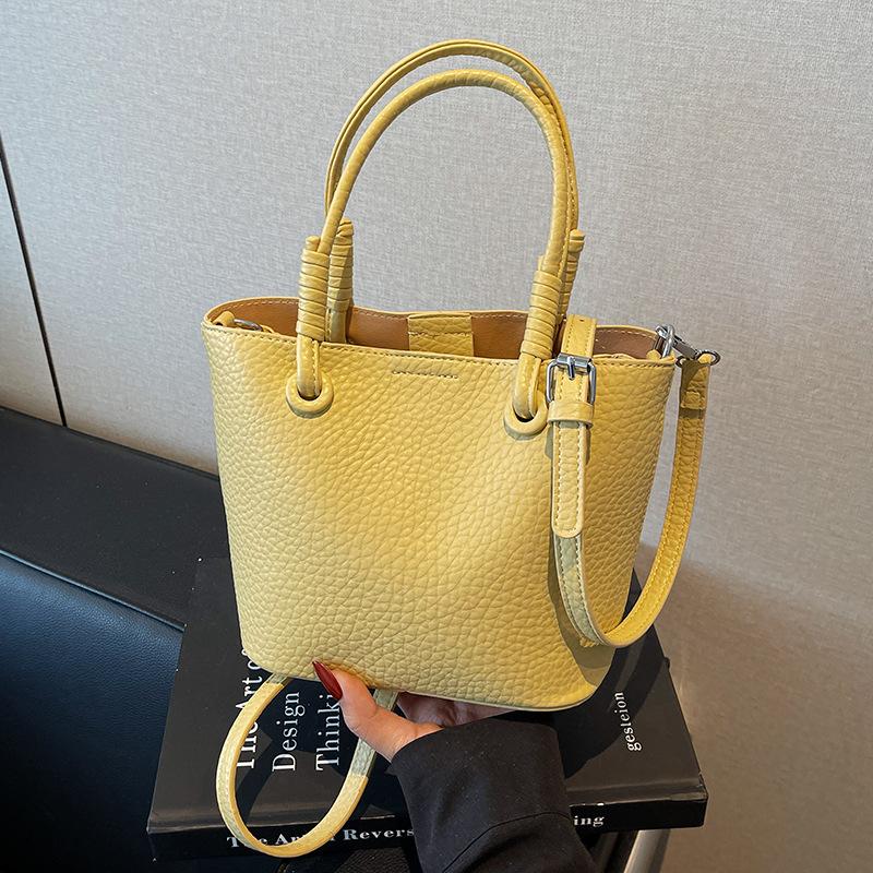 This Year, the Popular Foreign Style Portable Bucket Bag Women's Spring 2025 New Fashion Small Bag To Work Messenger Bag