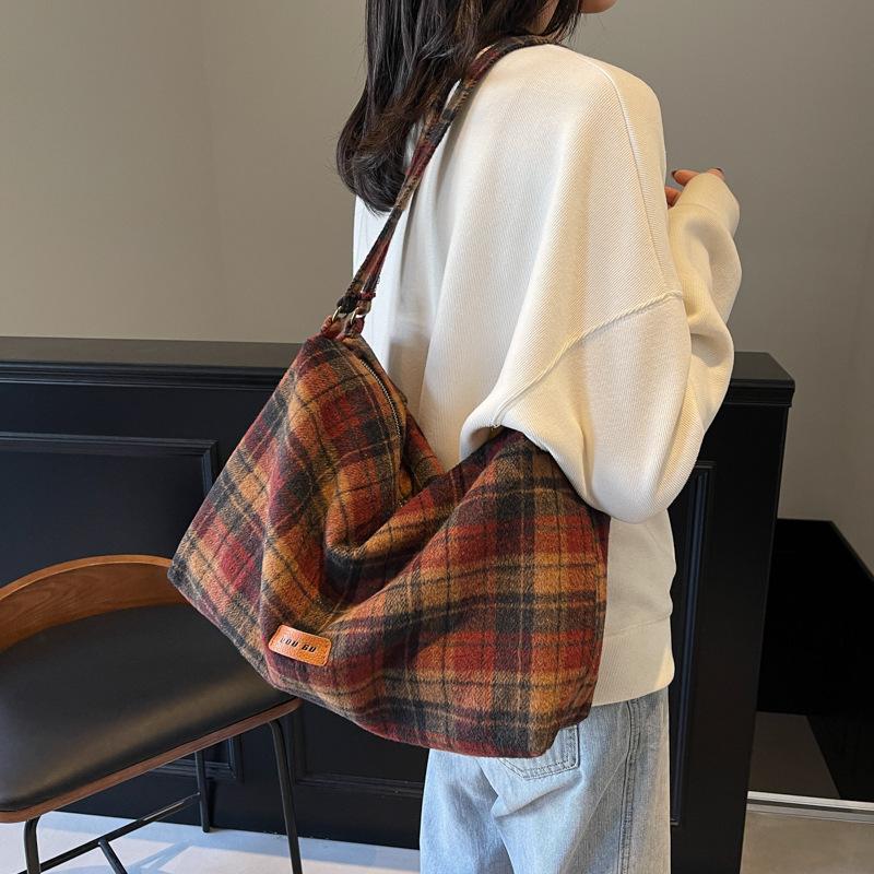 Large Capacity Woolen Shoulder Bag College Style Tote Bag