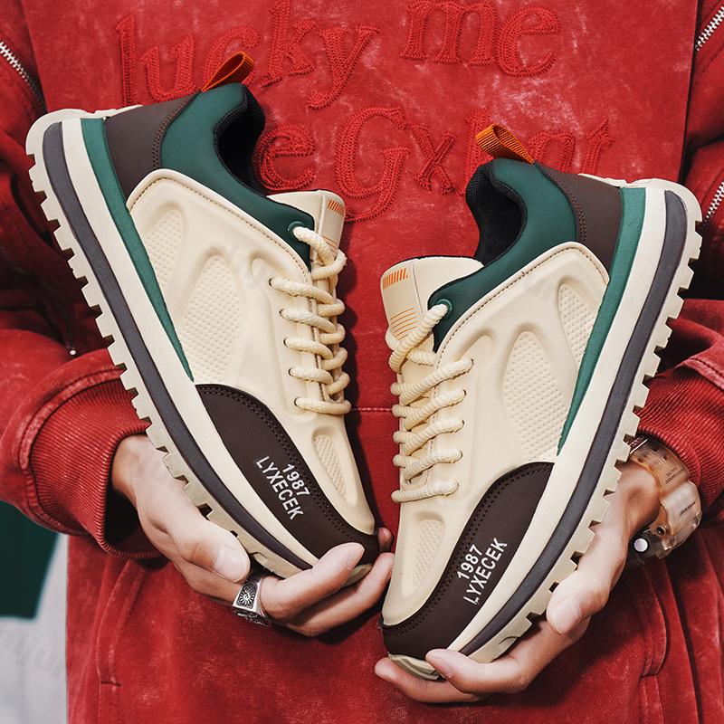 Mode 2025 Vår Nya Herrskor Casual Sport Mode Trendskor Koreansk Version Bekväma Höjdökande Halkfria Chunky sneakers