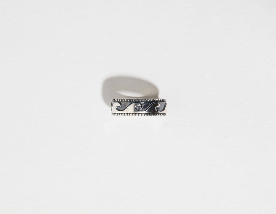 Hakkablacks Silver Spinning Wave Ring