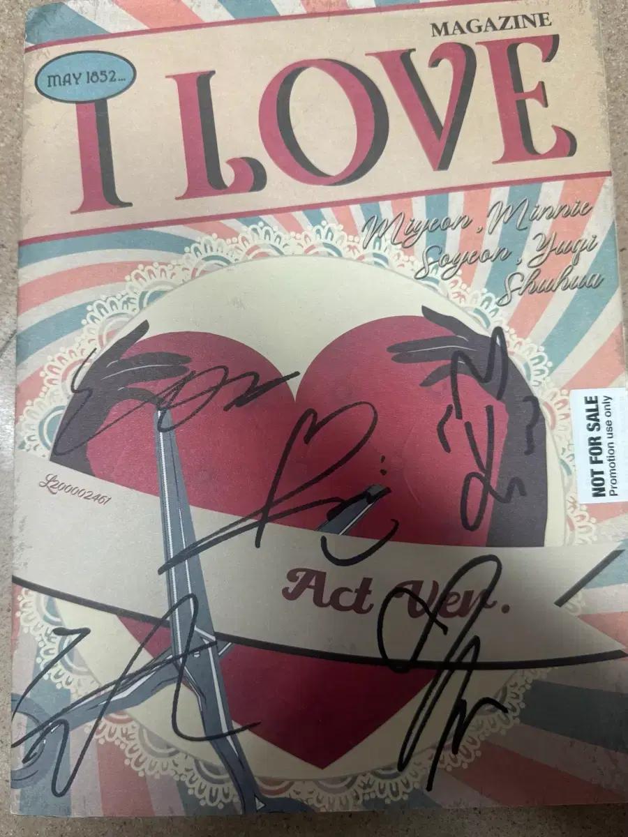 

I-DLE Secret Prostitute (Female) Child I LOVE Nxde Nude Autographed Idol