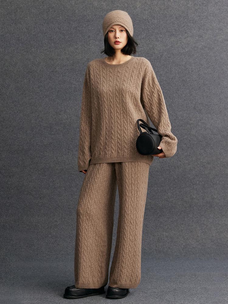Women's Cashmere Cable Knit Round Neck Loose Sweater - Versatile, Simple, Autumn Winter Style