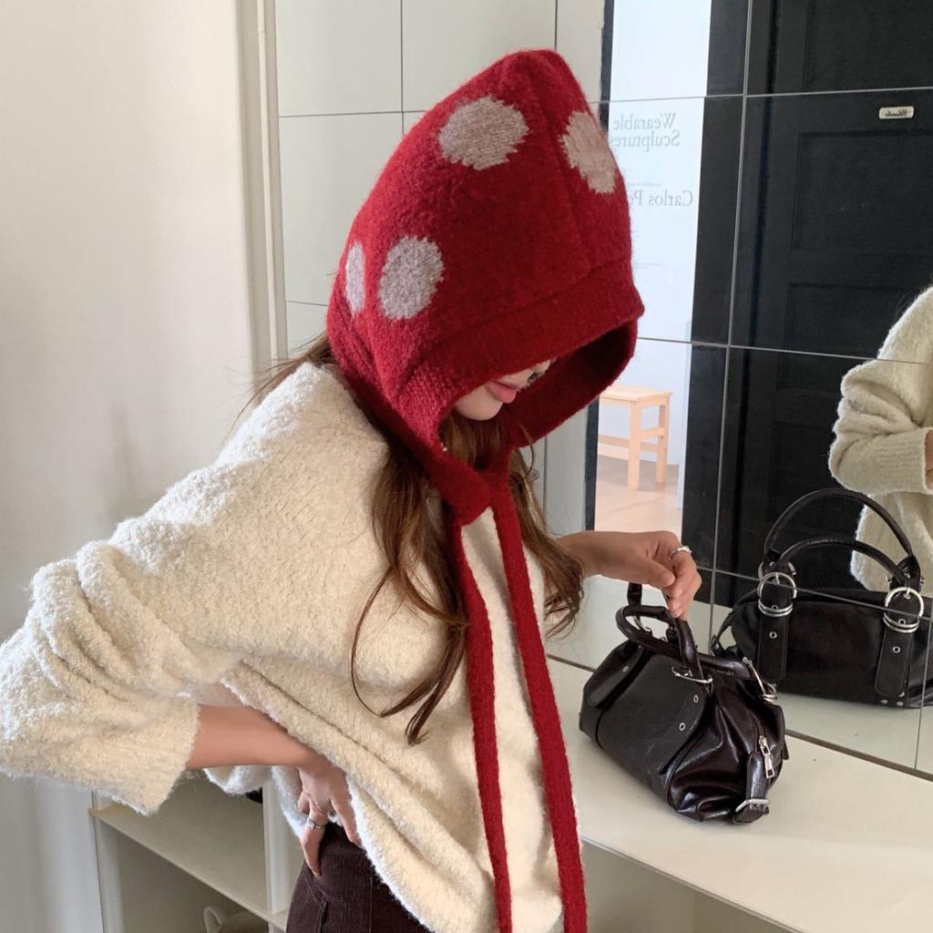Autumn and winter new polka dot versatile face small lace-up French hat women's warm knitted wool bag head ear hat