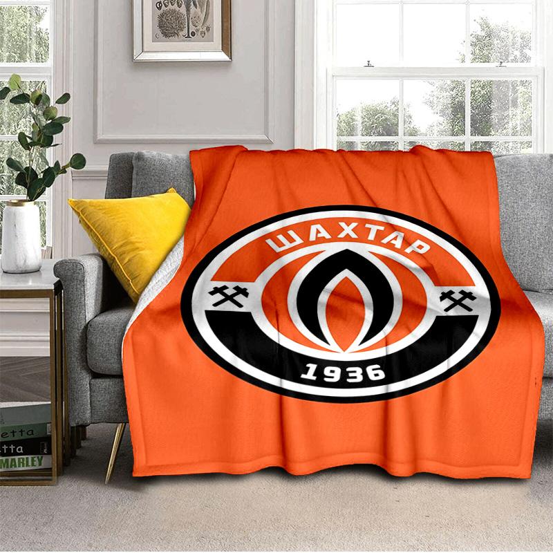 Shakhtar Donetsk Crest Design Blanket Suitable for Sofas, Beds, Offices, And Camping - Perfect Gift for Halloween Christmas