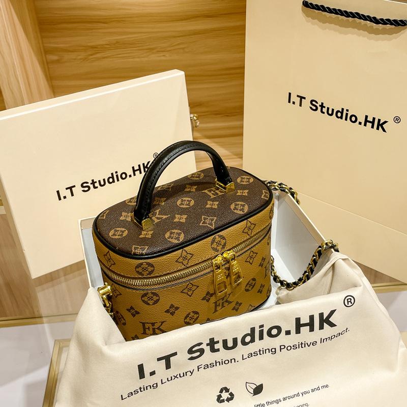 Nová klasická kožená dámská čtvercová taška Box Bag Multifunkční malé čtvercové tašky Retro kabelky Crossbody Univerzální taška přes rameno