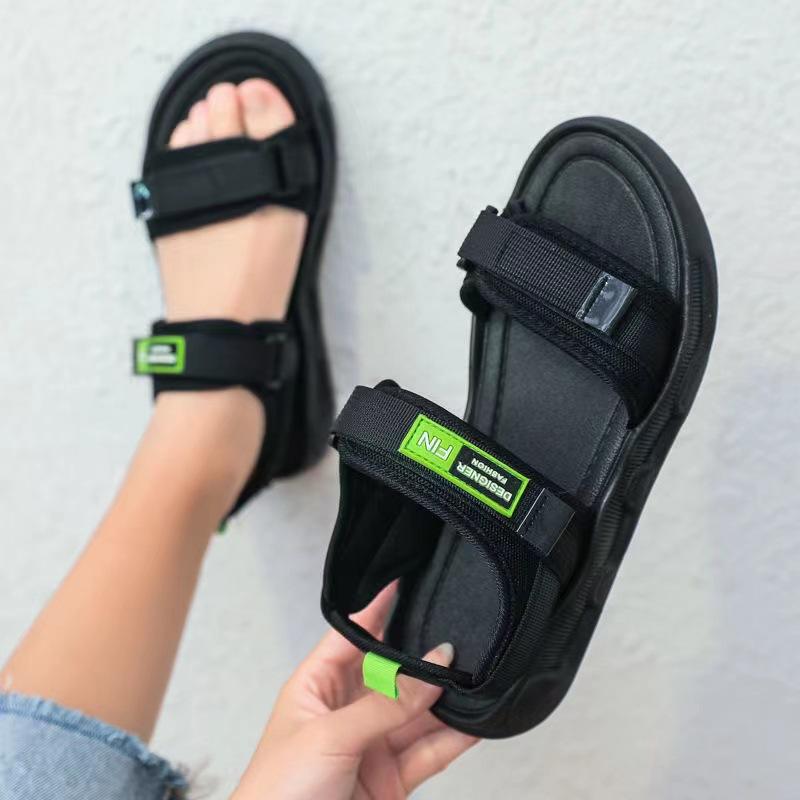 Wholesale Fashion Spring/Summer Outwear Slippers for Women Soft Sole Anti Slip Small and Popular Flat Bottom Beach Slippers