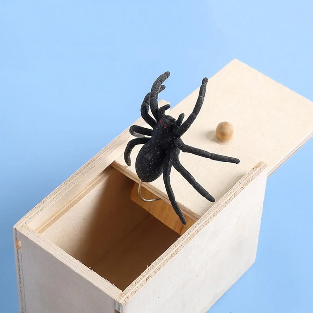 1PC-Wooden Prank Trick Practical Joke Home Office Scare Toy Box Gag Spider Parents Friend Funny Play Joke Gift Surprising Bo